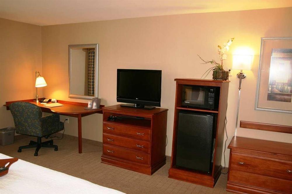 Hampton Inn & Suites Providence / Smithfield Room photo
